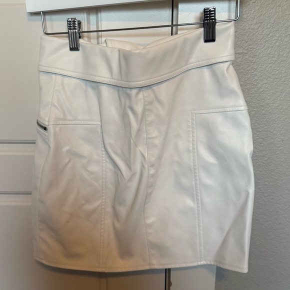 Tiger Mist White Leather Skirt - Picture 3 of 3